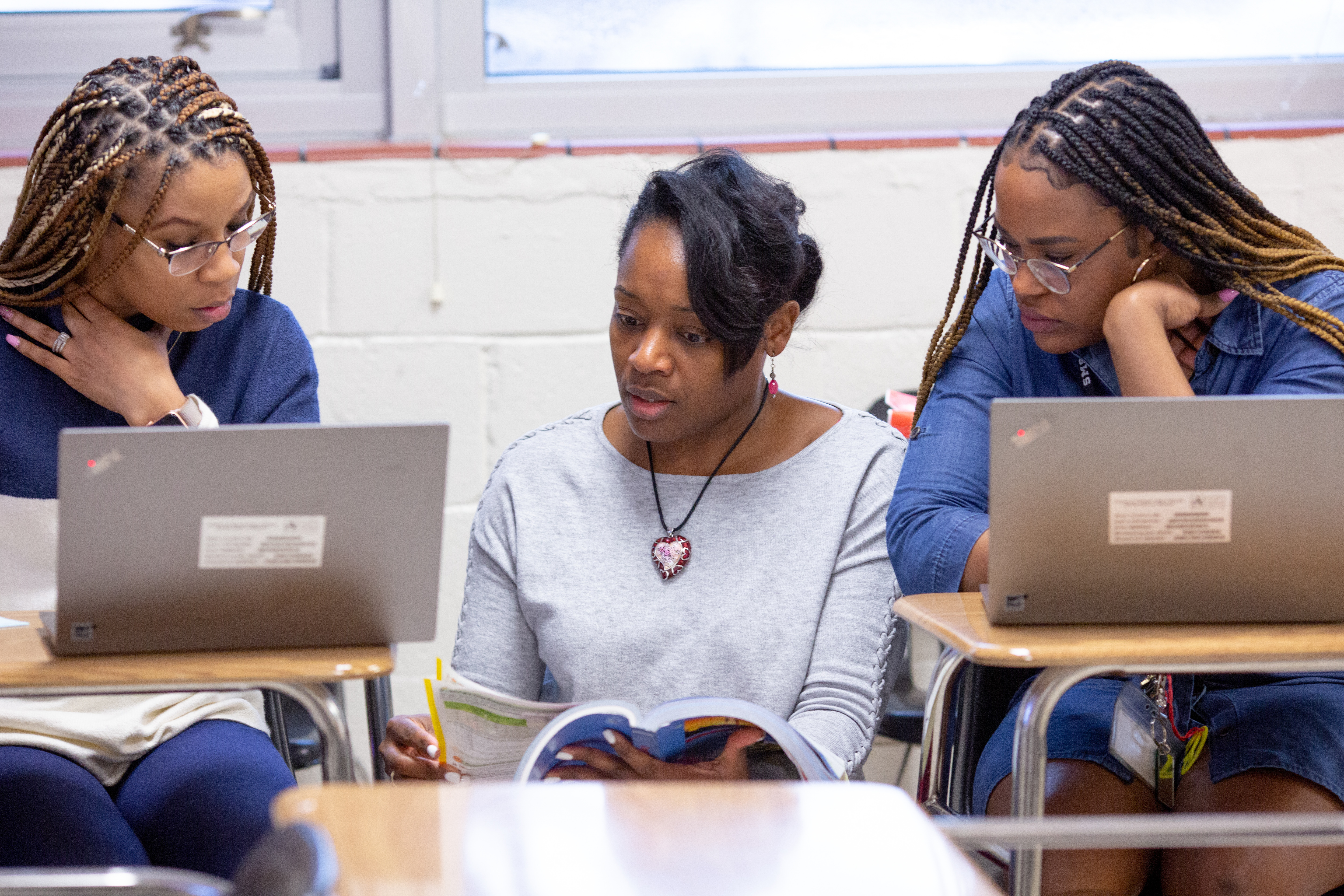 teachers reading