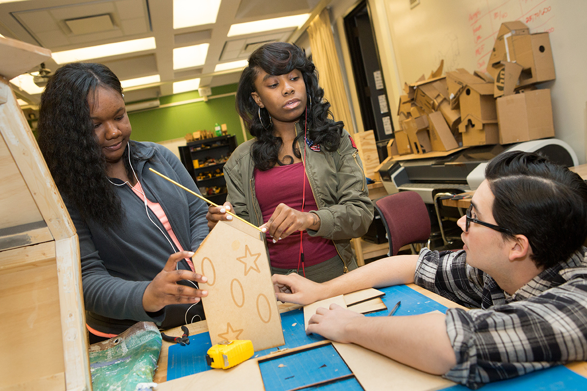 Students building bird houses