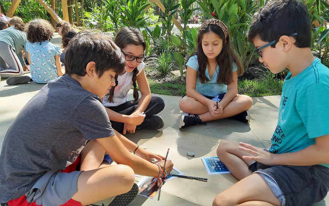 Students working on a PBL project